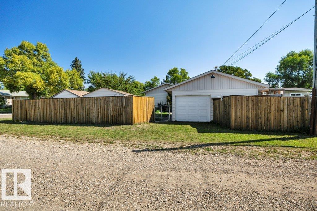 Photo 39 of 4120 55 St, Wetaskiwin AB