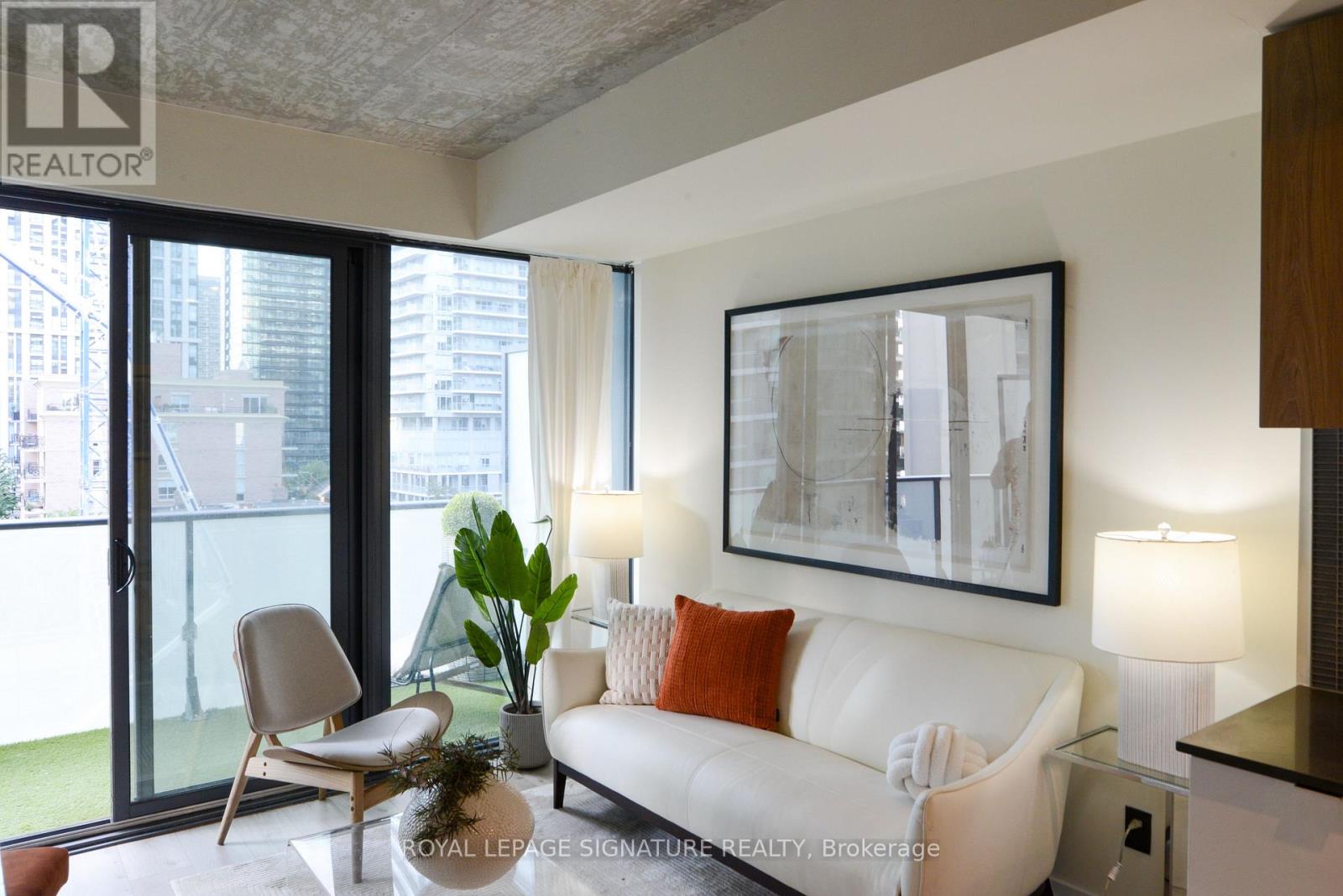 Photo 7 of 605 161 Roehampton Avenue, Toronto ON