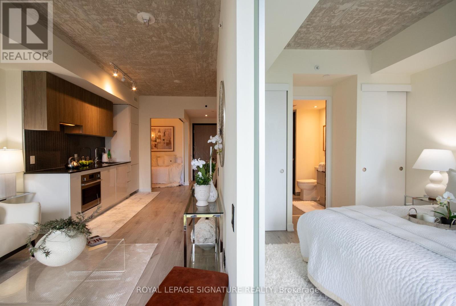 Photo 15 of 605 161 Roehampton Avenue, Toronto ON