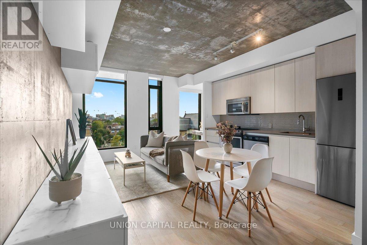 Photo 21 of 505 111 Bathurst Street, Toronto ON