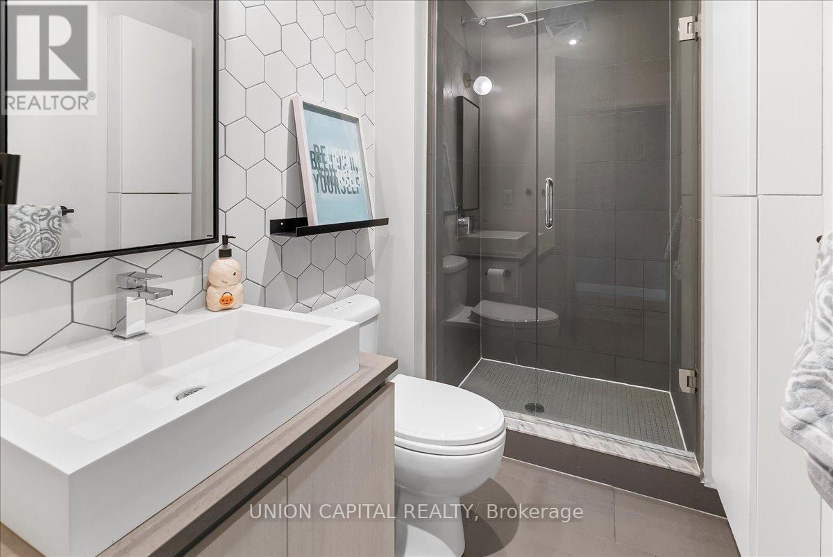 Photo 17 of 505 111 Bathurst Street, Toronto ON