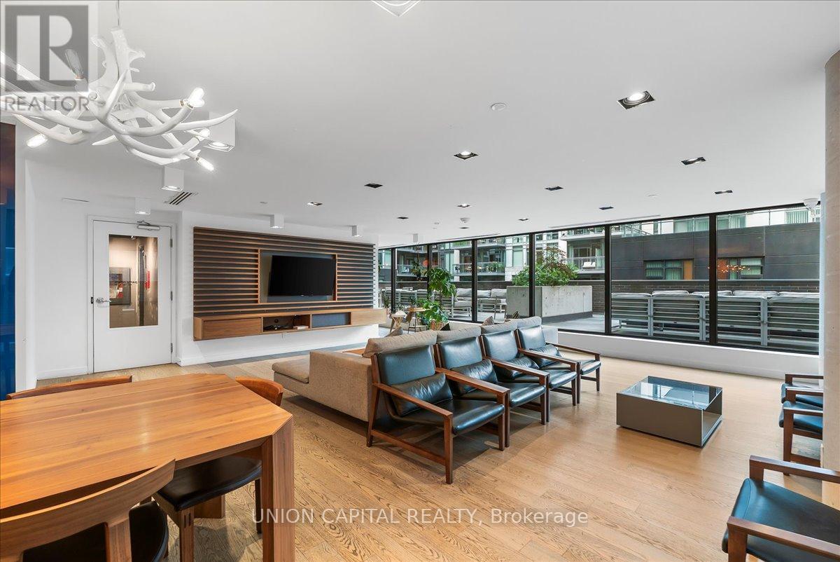 Photo 16 of 505 111 Bathurst Street, Toronto ON