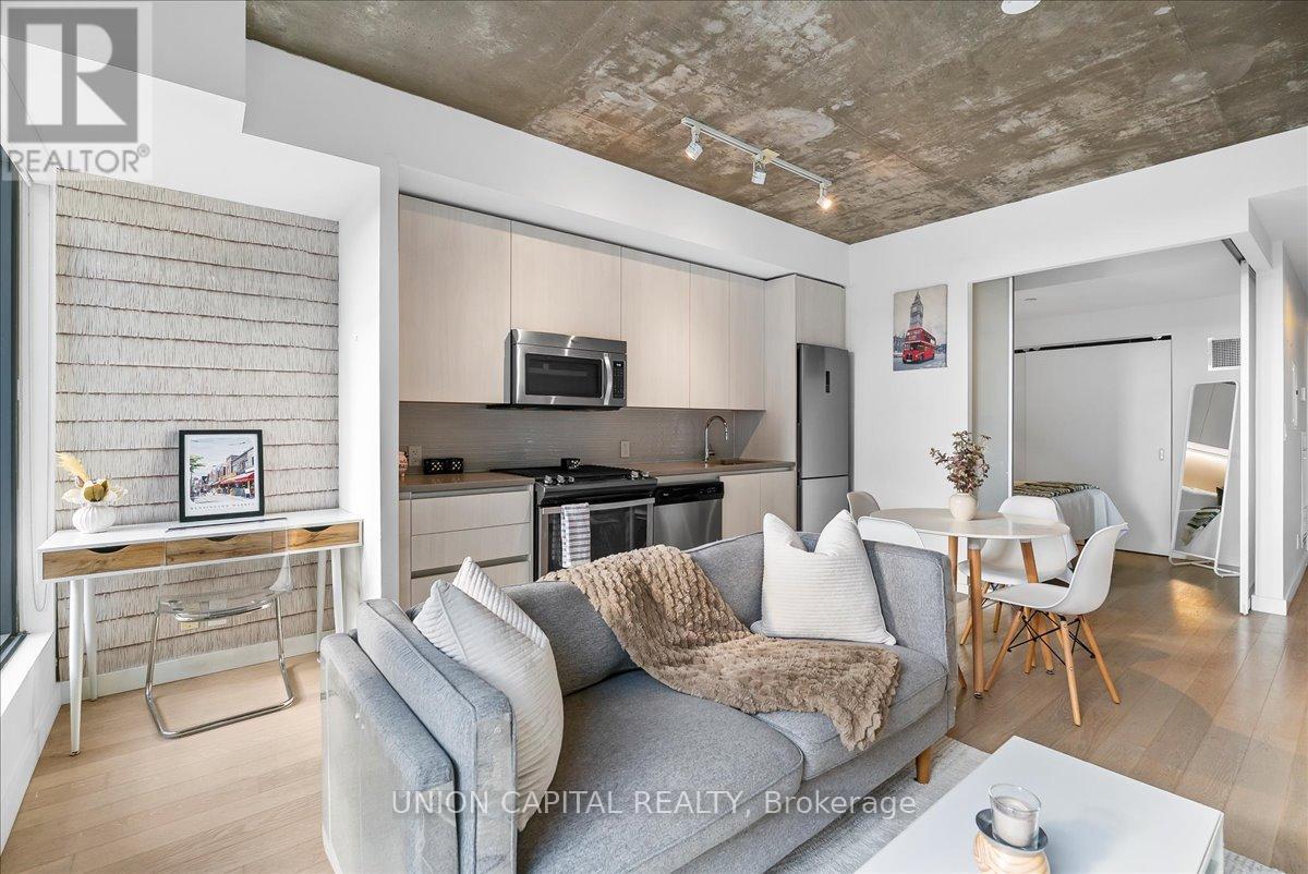 Photo 9 of 505 111 Bathurst Street, Toronto ON
