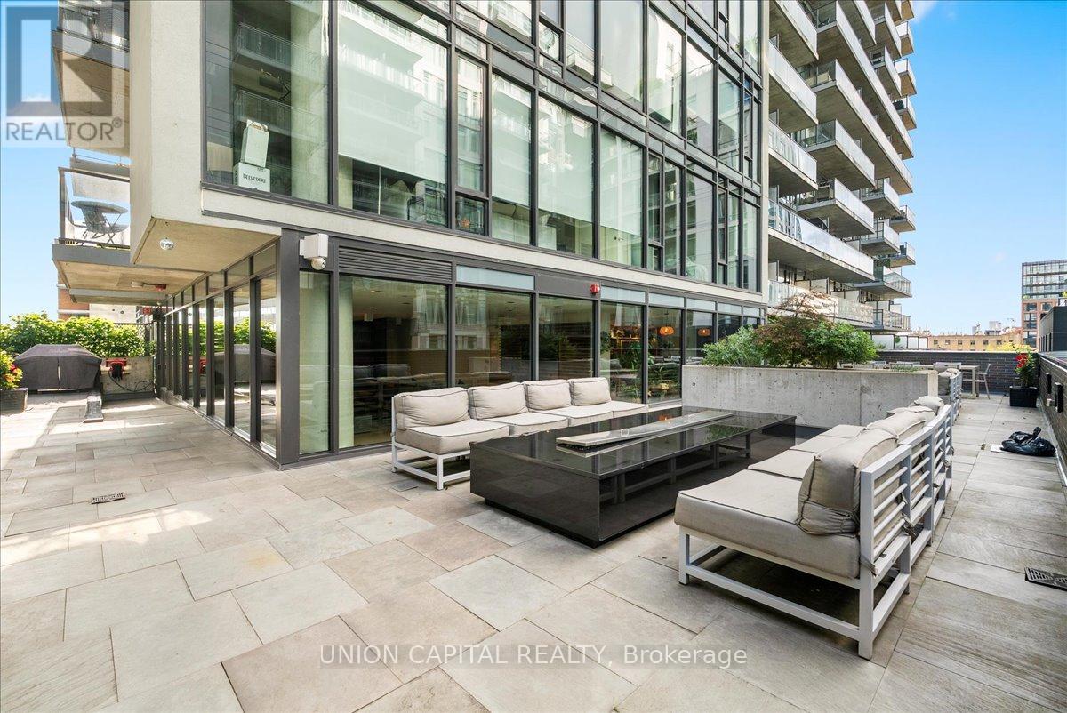Photo 8 of 505 111 Bathurst Street, Toronto ON