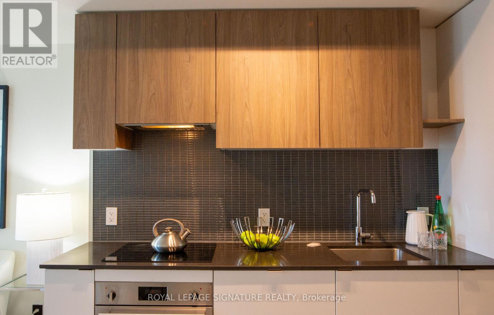 Photo 28 of 605 161 Roehampton Avenue, Toronto ON
