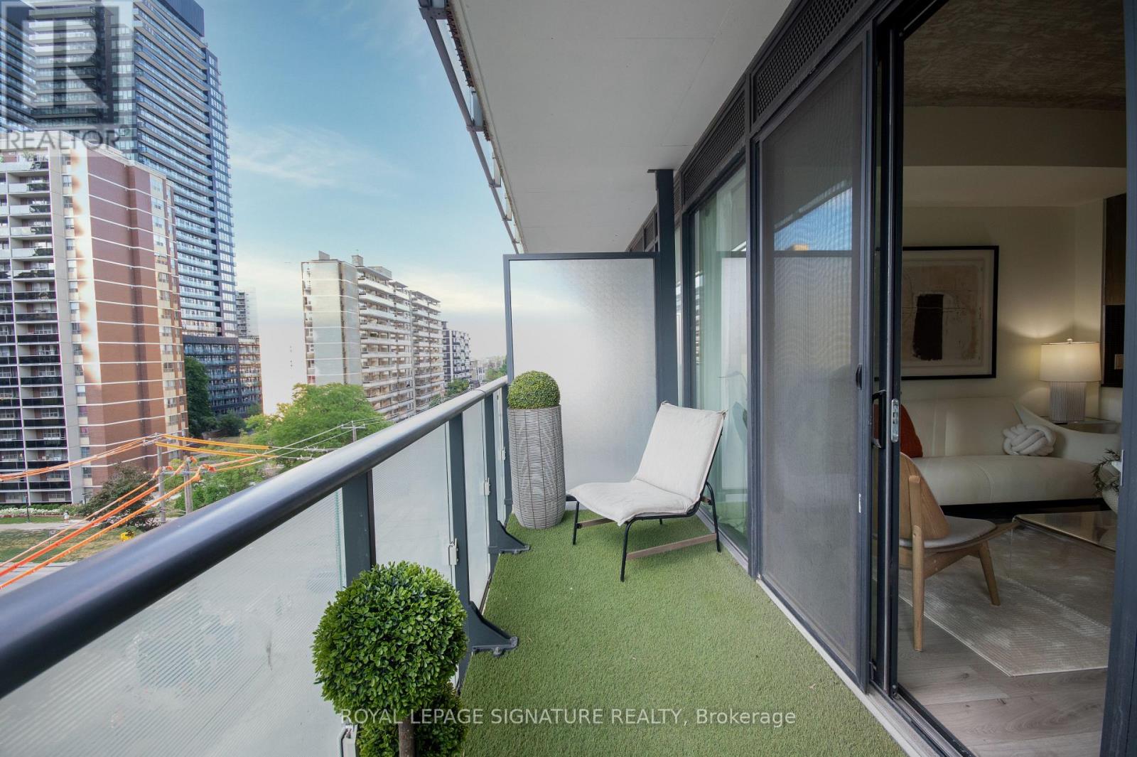 Photo 19 of 605 161 Roehampton Avenue, Toronto ON