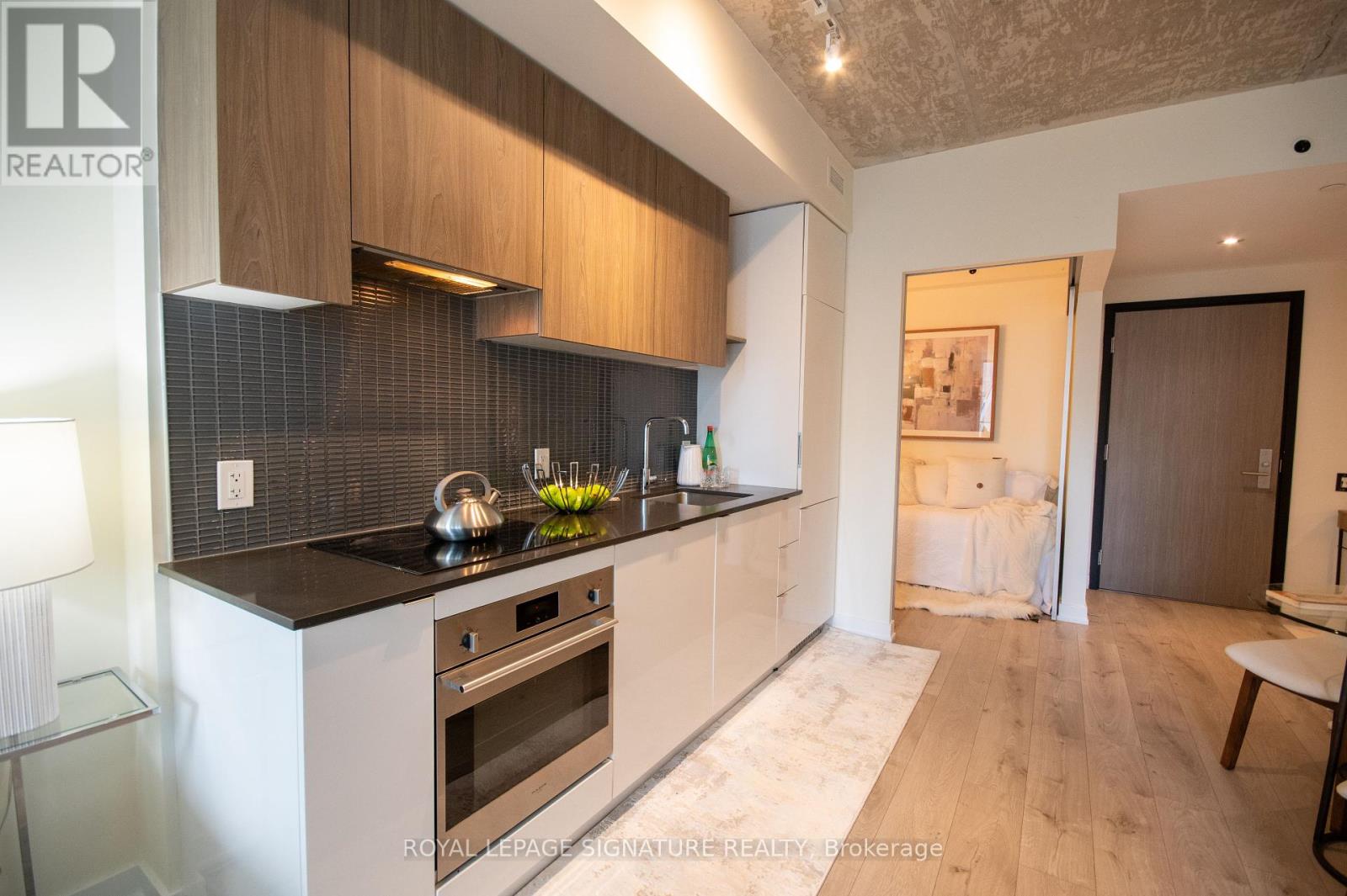 Photo 33 of 605 161 Roehampton Avenue, Toronto ON