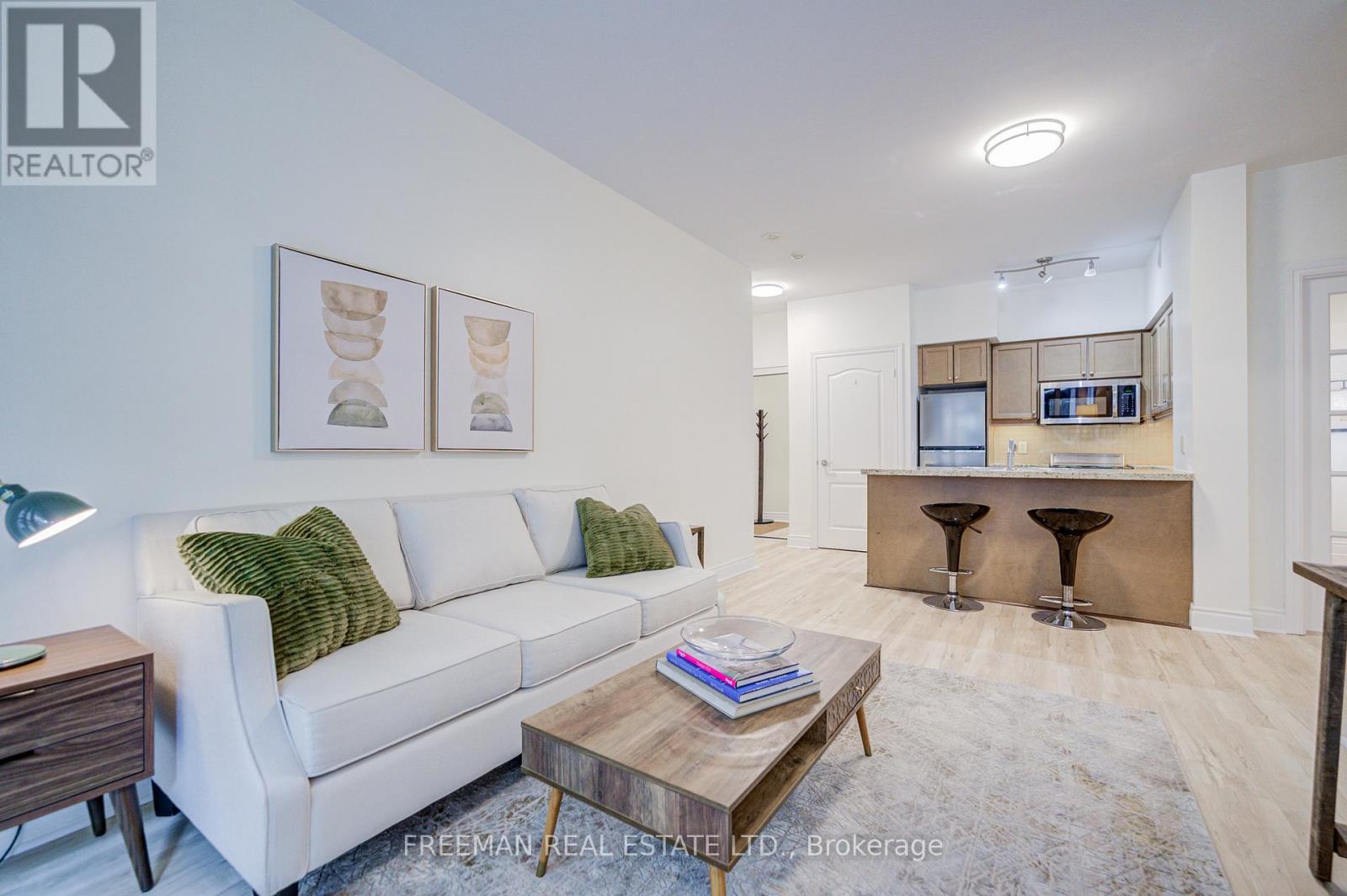 Photo 10 of 201 319 Merton Street, Toronto ON