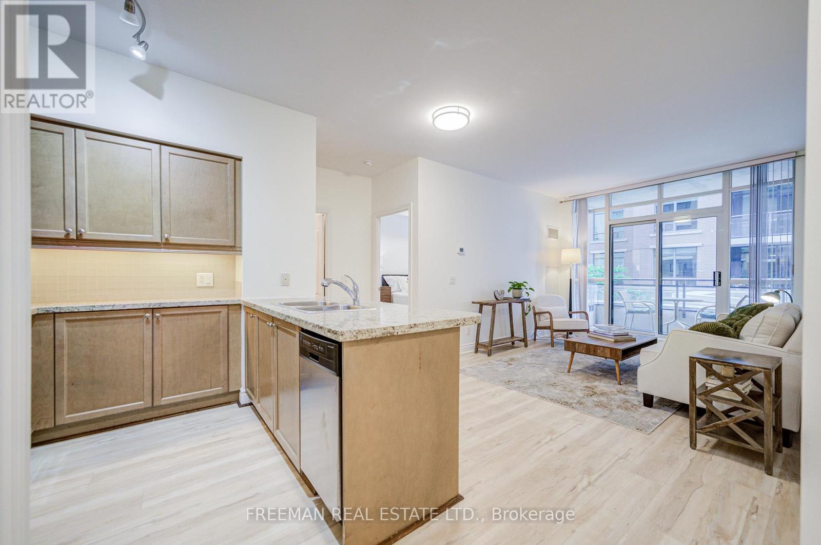 Photo 7 of 201 319 Merton Street, Toronto ON