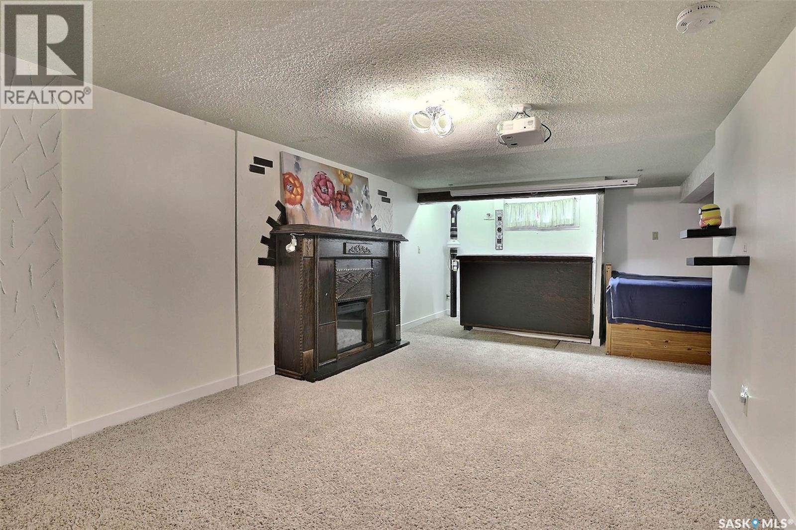 Photo 20 of 901 17th Avenue E, Regina SK