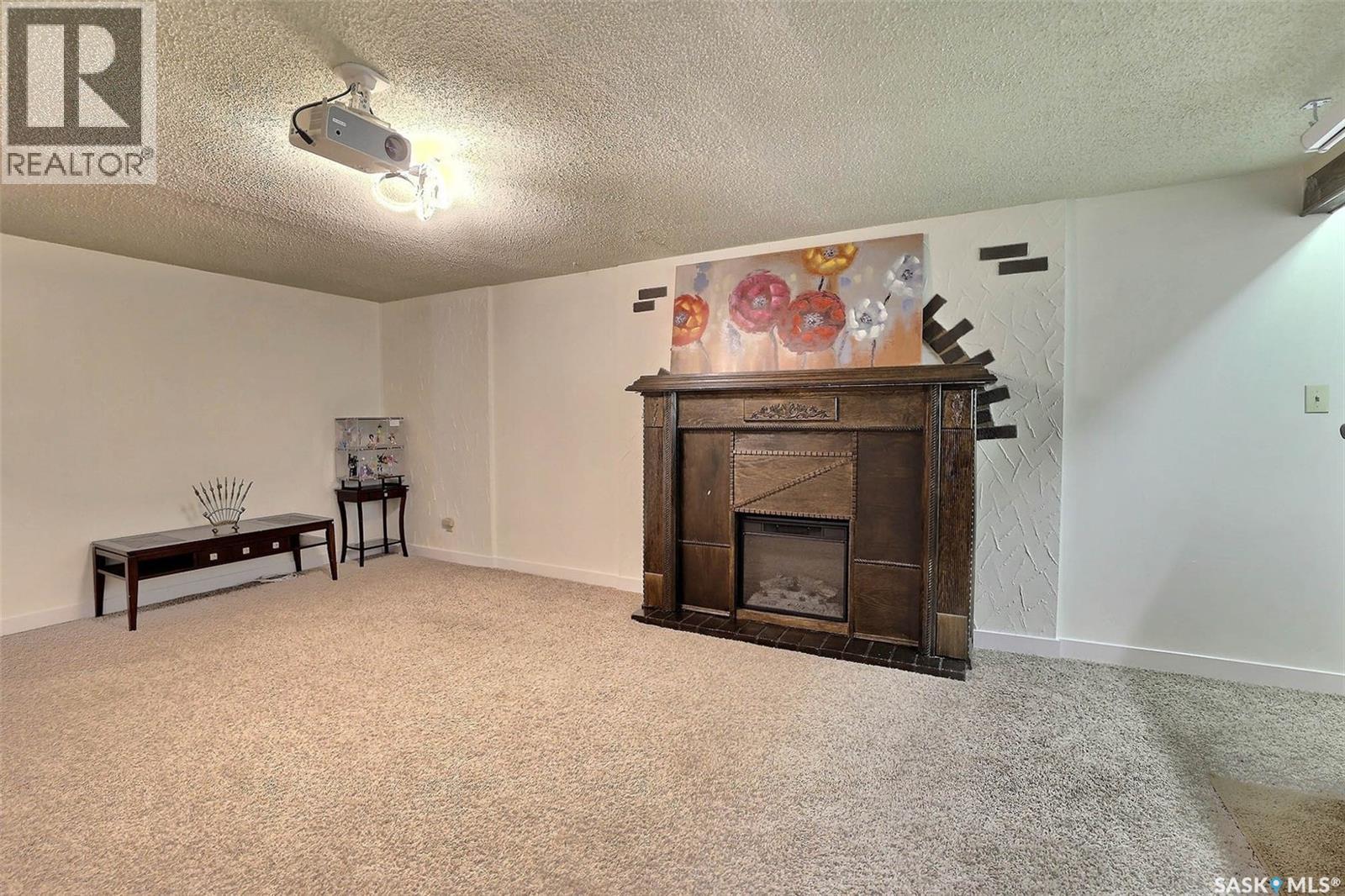 Photo 22 of 901 17th Avenue E, Regina SK