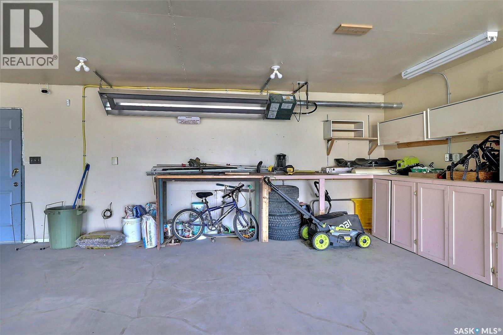 Photo 30 of 901 17th Avenue E, Regina SK