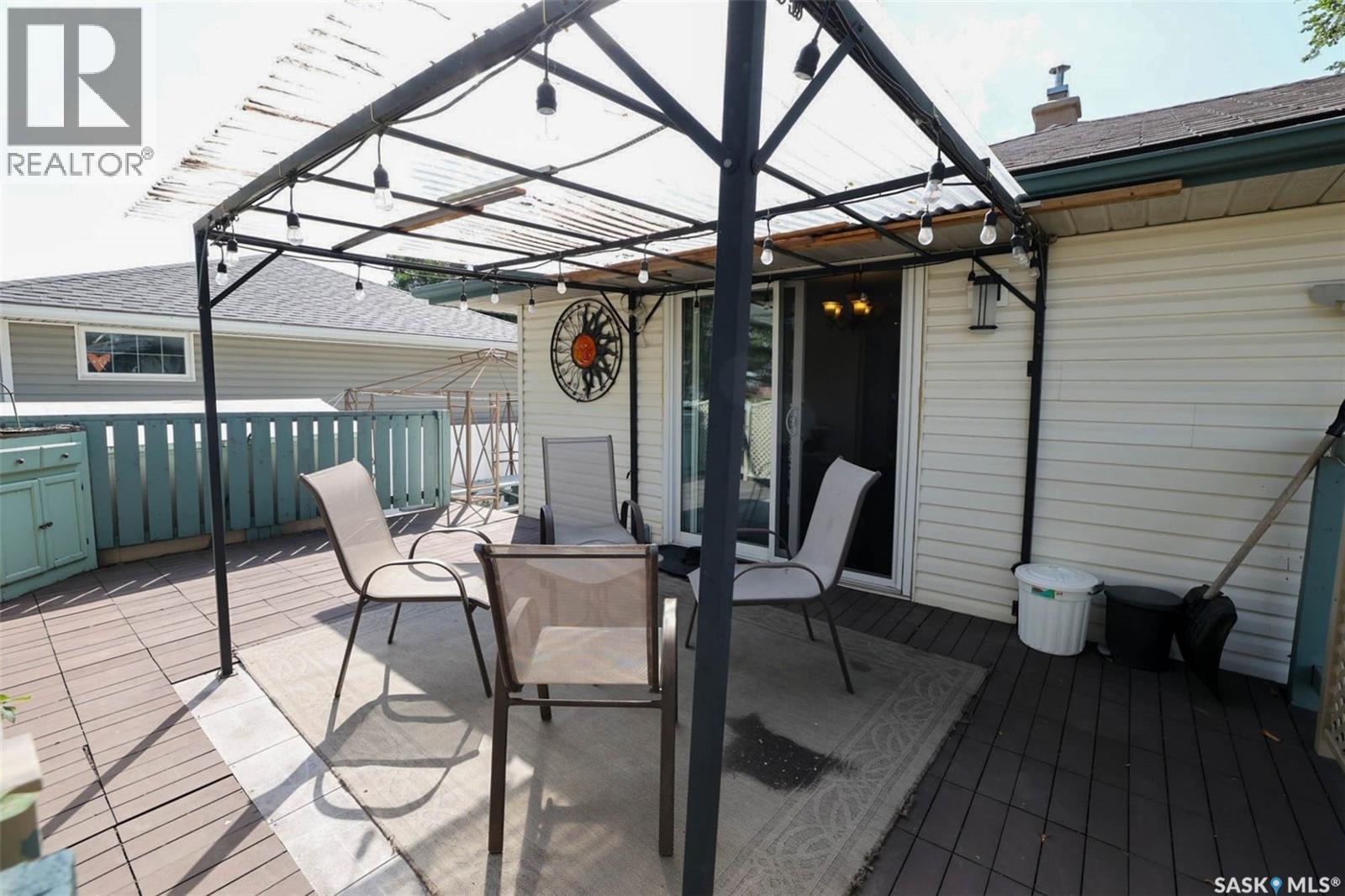 Photo 31 of 901 17th Avenue E, Regina SK
