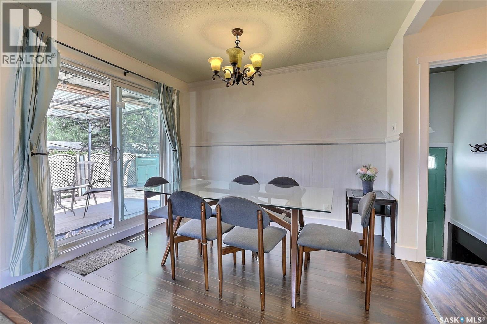 Photo 7 of 901 17th Avenue E, Regina SK