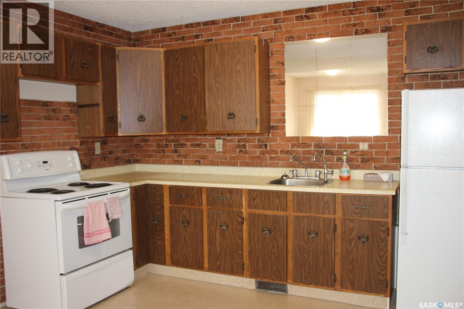 Photo 16 of 302 Markwell Drive, Regina SK