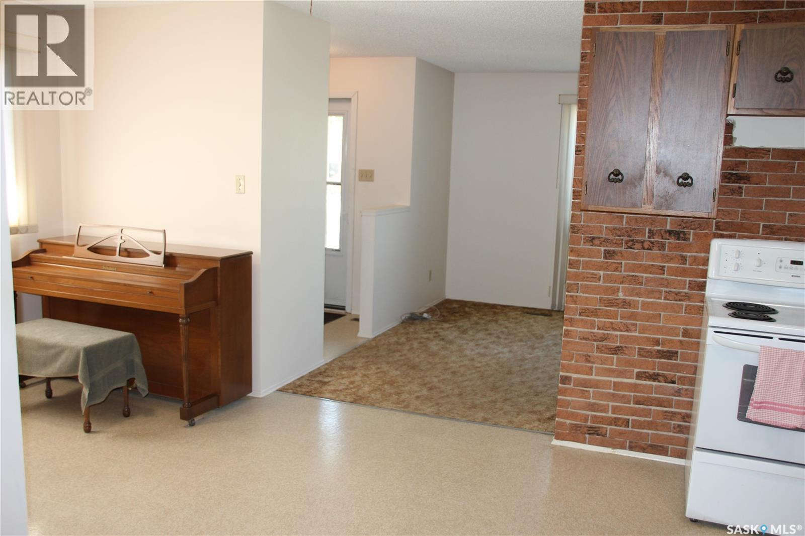 Photo 4 of 302 Markwell Drive, Regina SK