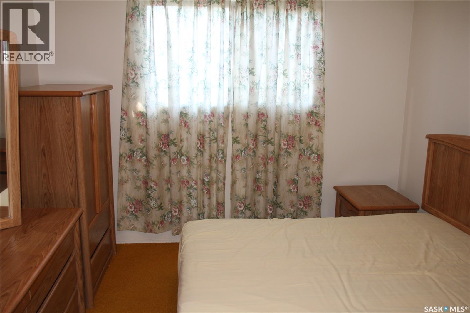 Photo 8 of 302 Markwell Drive, Regina SK