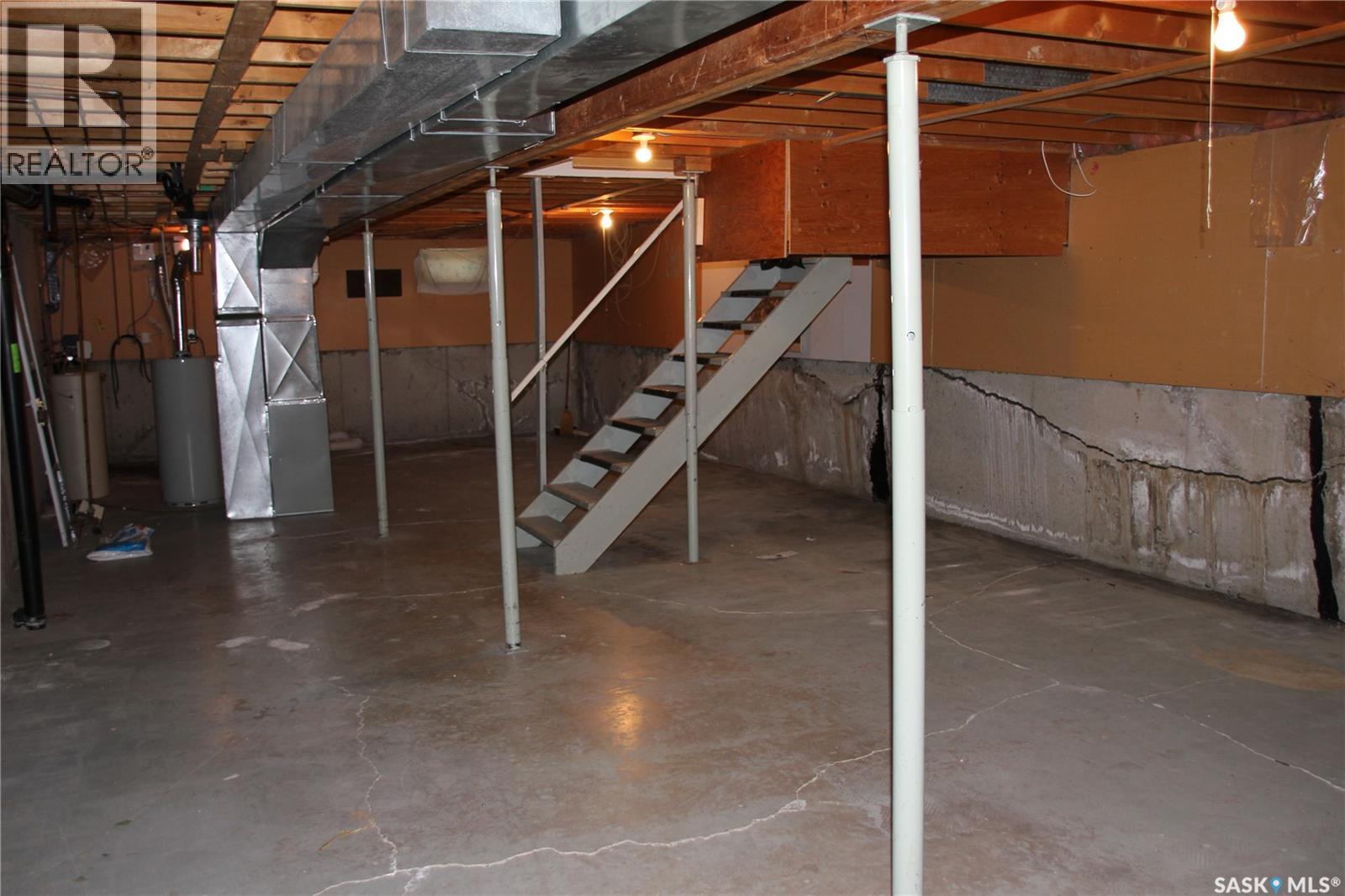 Photo 21 of 302 Markwell Drive, Regina SK