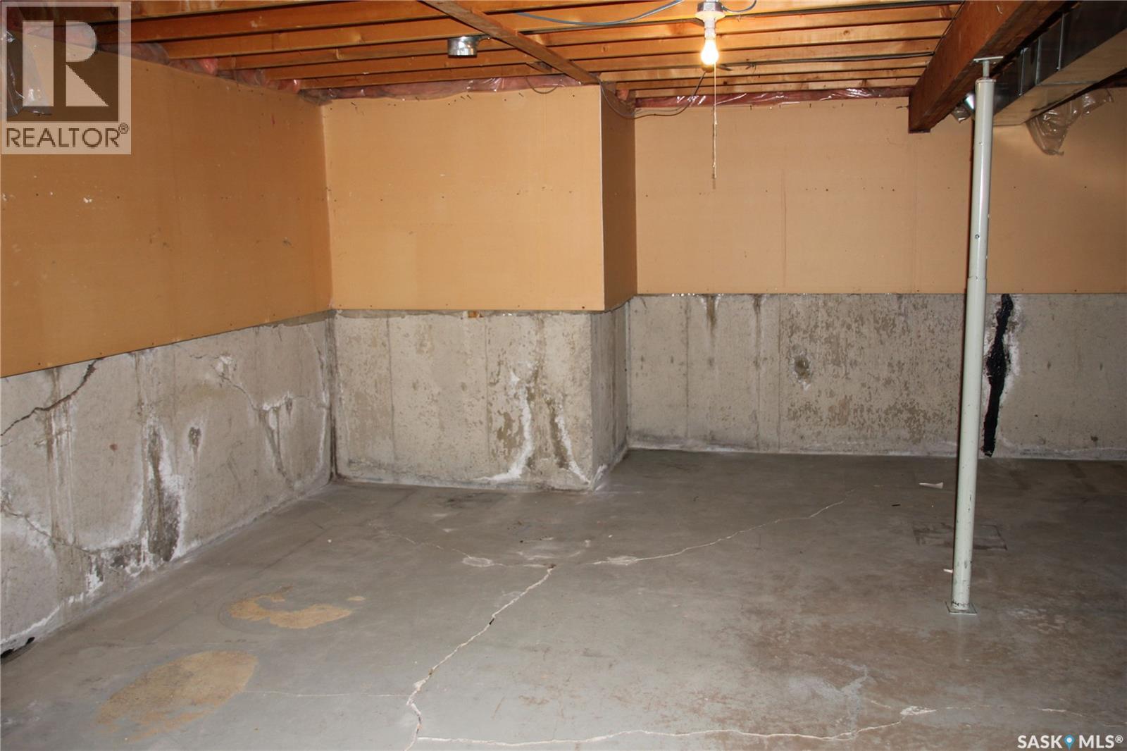 Photo 12 of 302 Markwell Drive, Regina SK