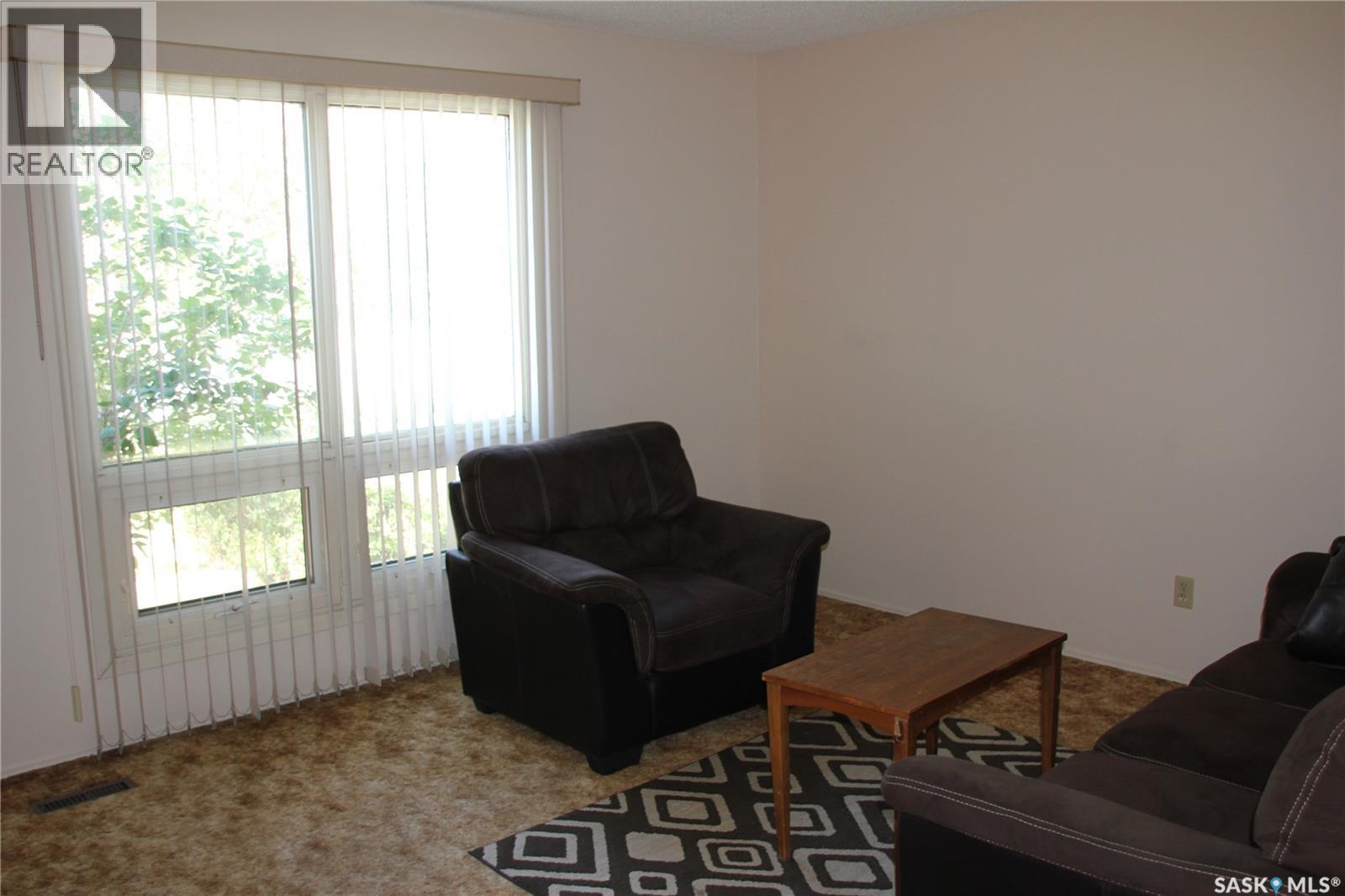 Photo 37 of 302 Markwell Drive, Regina SK