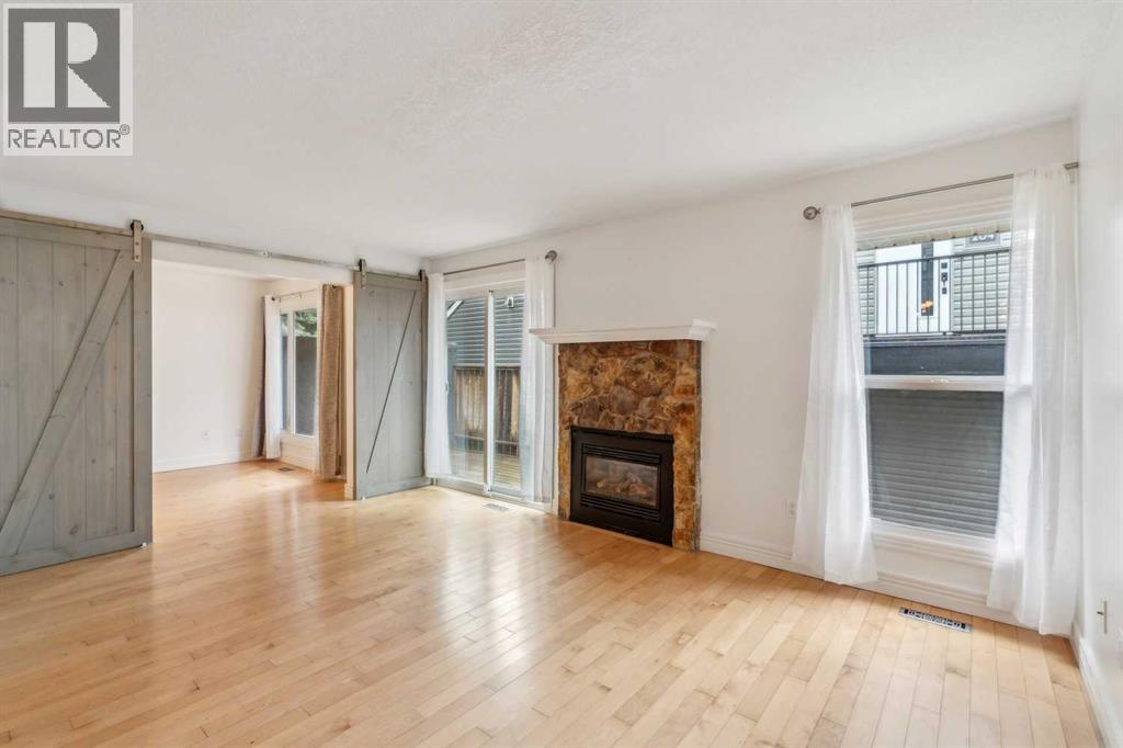 Photo 8 of 113 34 Glamis Green Sw, Calgary AB