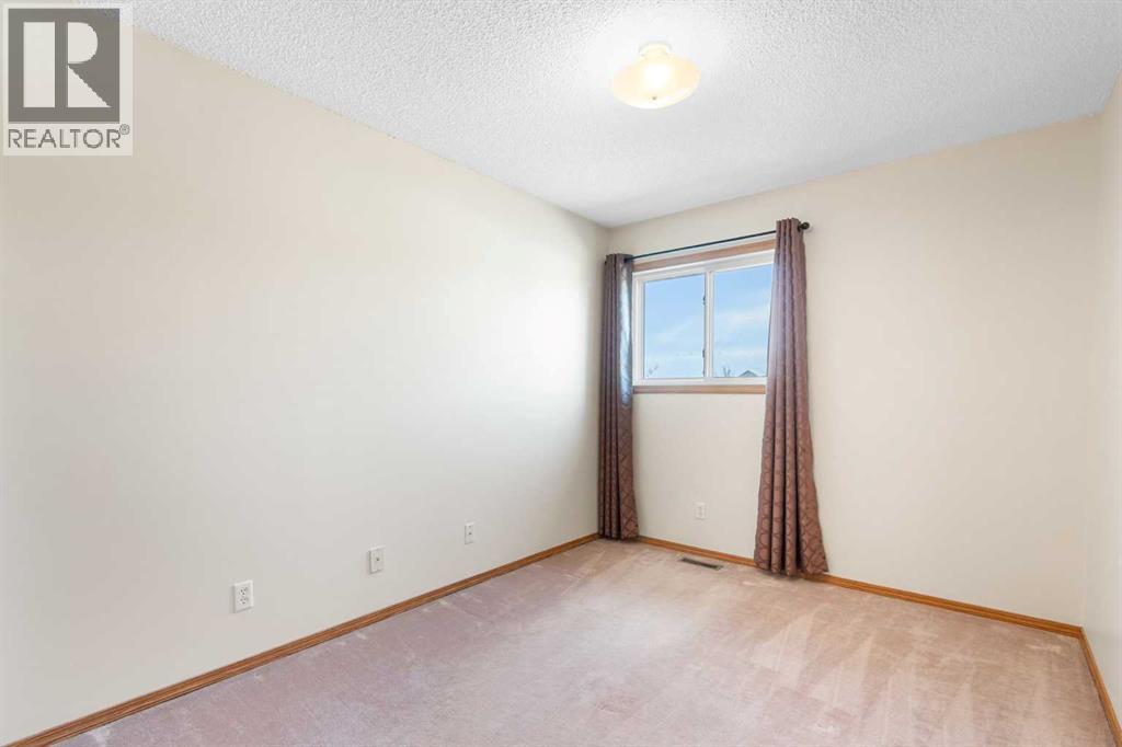 Photo 4 of 131 Tipping Close Se, Airdrie AB