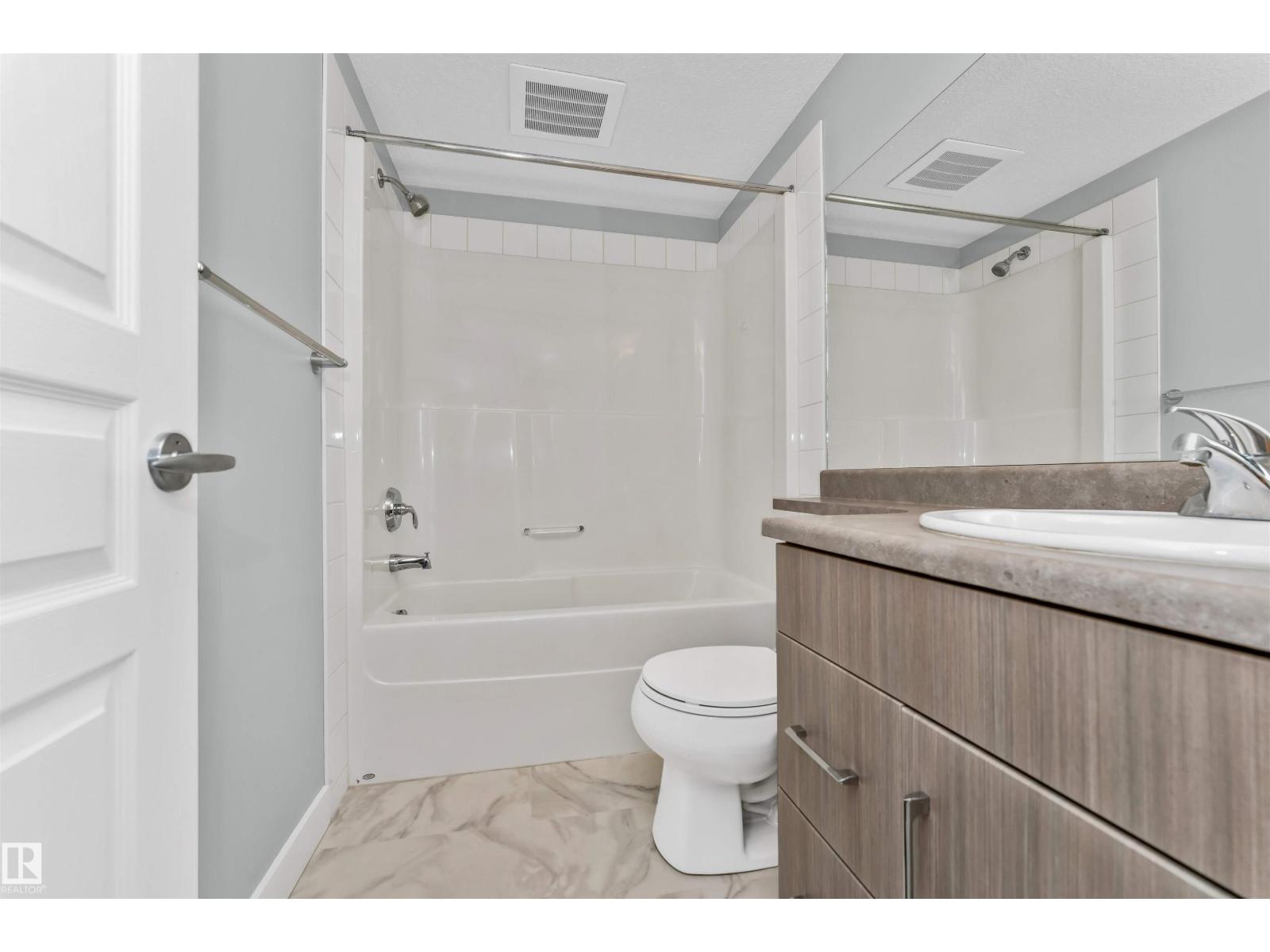 Photo 11 of 301 3670 139 Av Nw, Edmonton AB