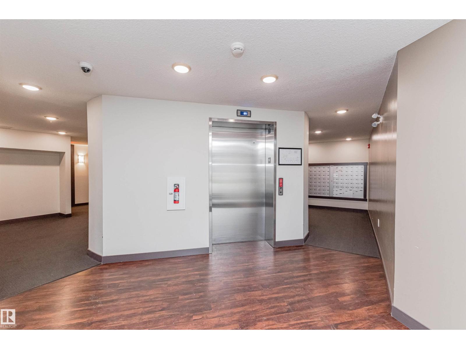 Photo 6 of 301 3670 139 Av Nw, Edmonton AB