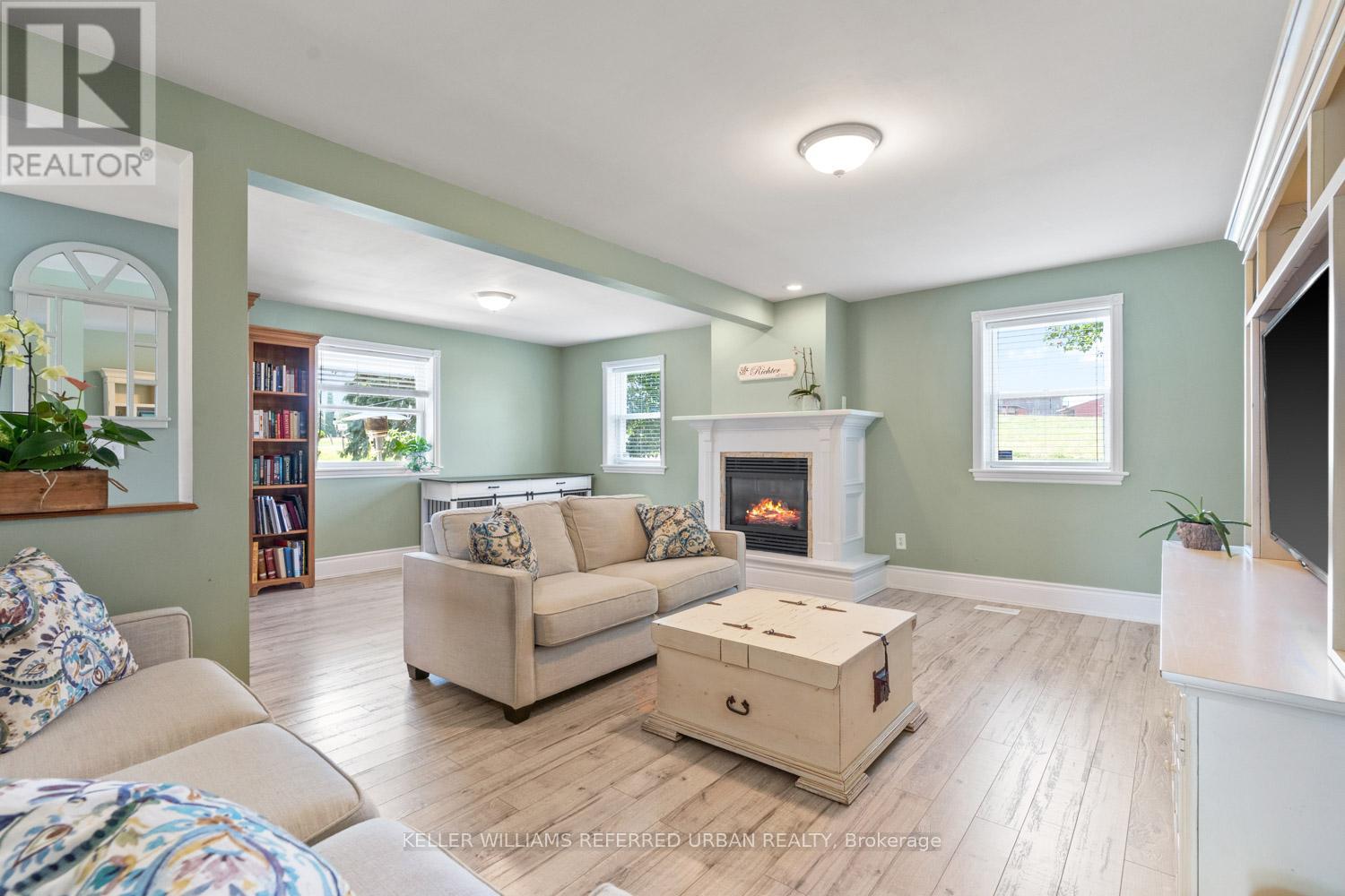 Photo 6 of 17145 8th Concession Road, King ON