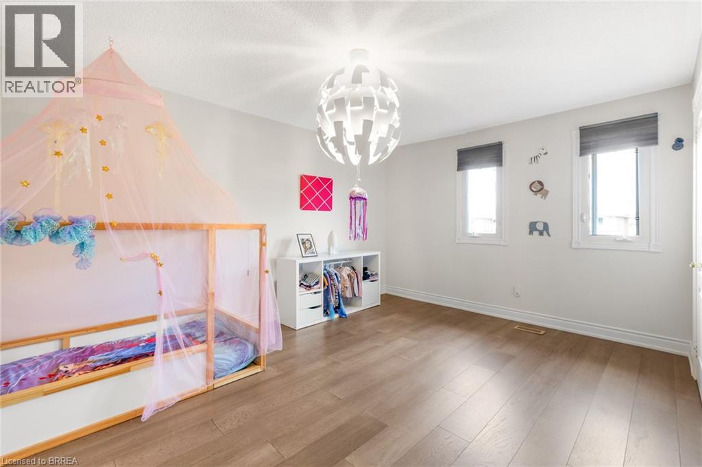 Photo 17 of 26 Dundalk Crescent, Brampton ON