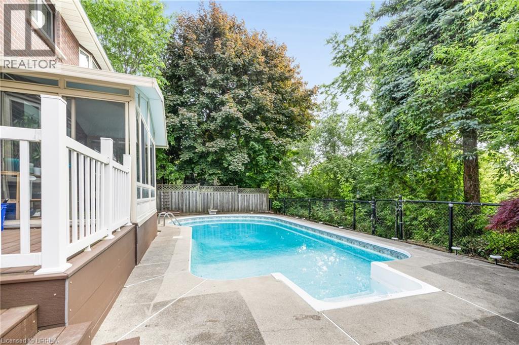 Photo 21 of 26 Dundalk Crescent, Brampton ON