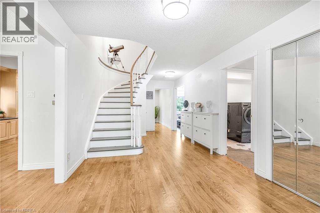 Photo 3 of 26 Dundalk Crescent, Brampton ON