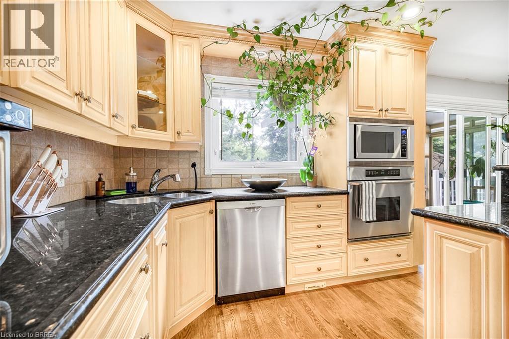 Photo 7 of 26 Dundalk Crescent, Brampton ON