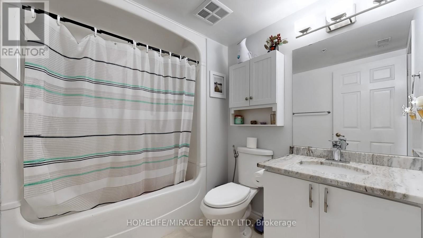 Photo 8 of 306 1440 Bishops Gate, Oakville ON