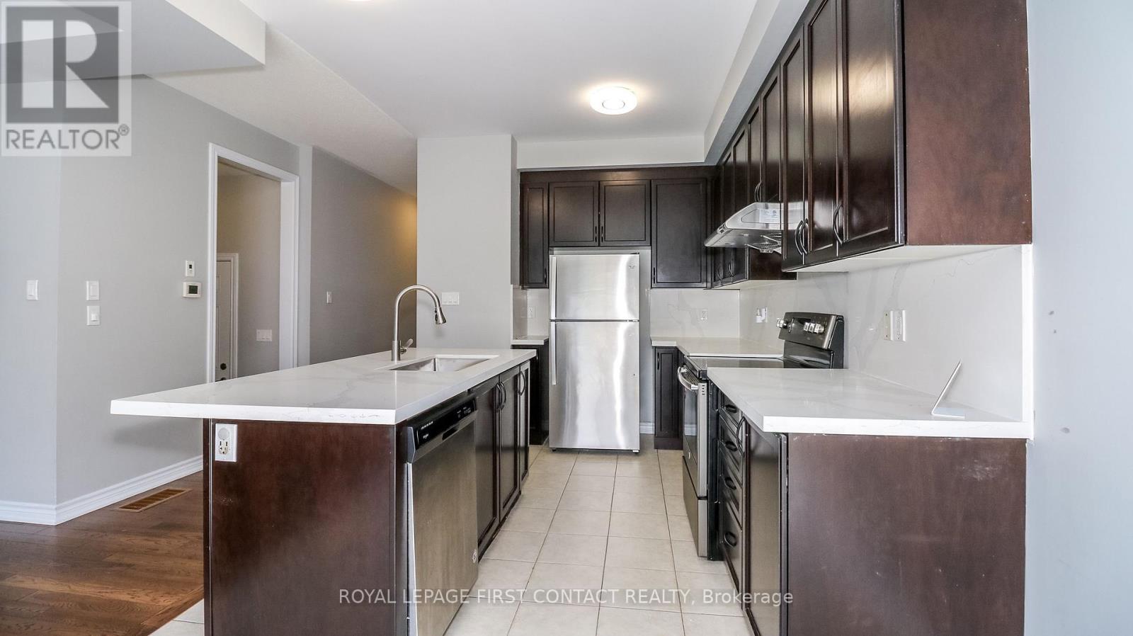 Photo 33 of 53 Mondial Crescent, East Gwillimbury ON