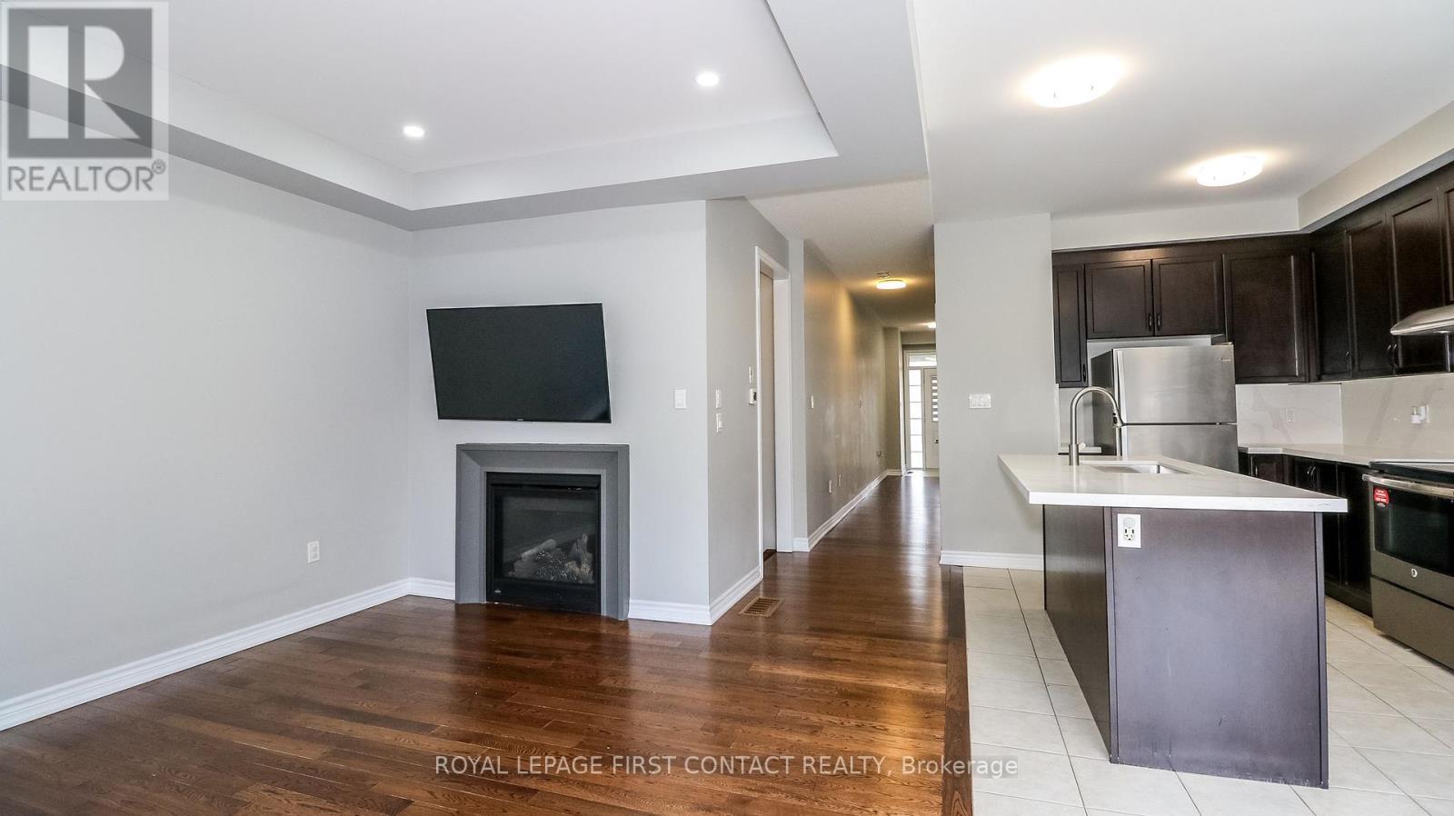 Photo 18 of 53 Mondial Crescent, East Gwillimbury ON