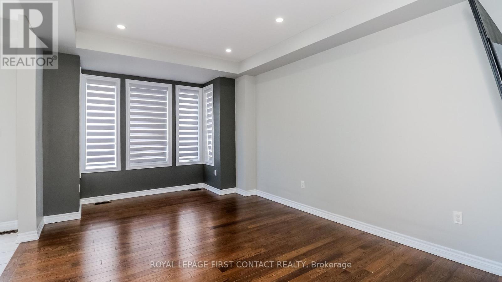 Photo 31 of 53 Mondial Crescent, East Gwillimbury ON
