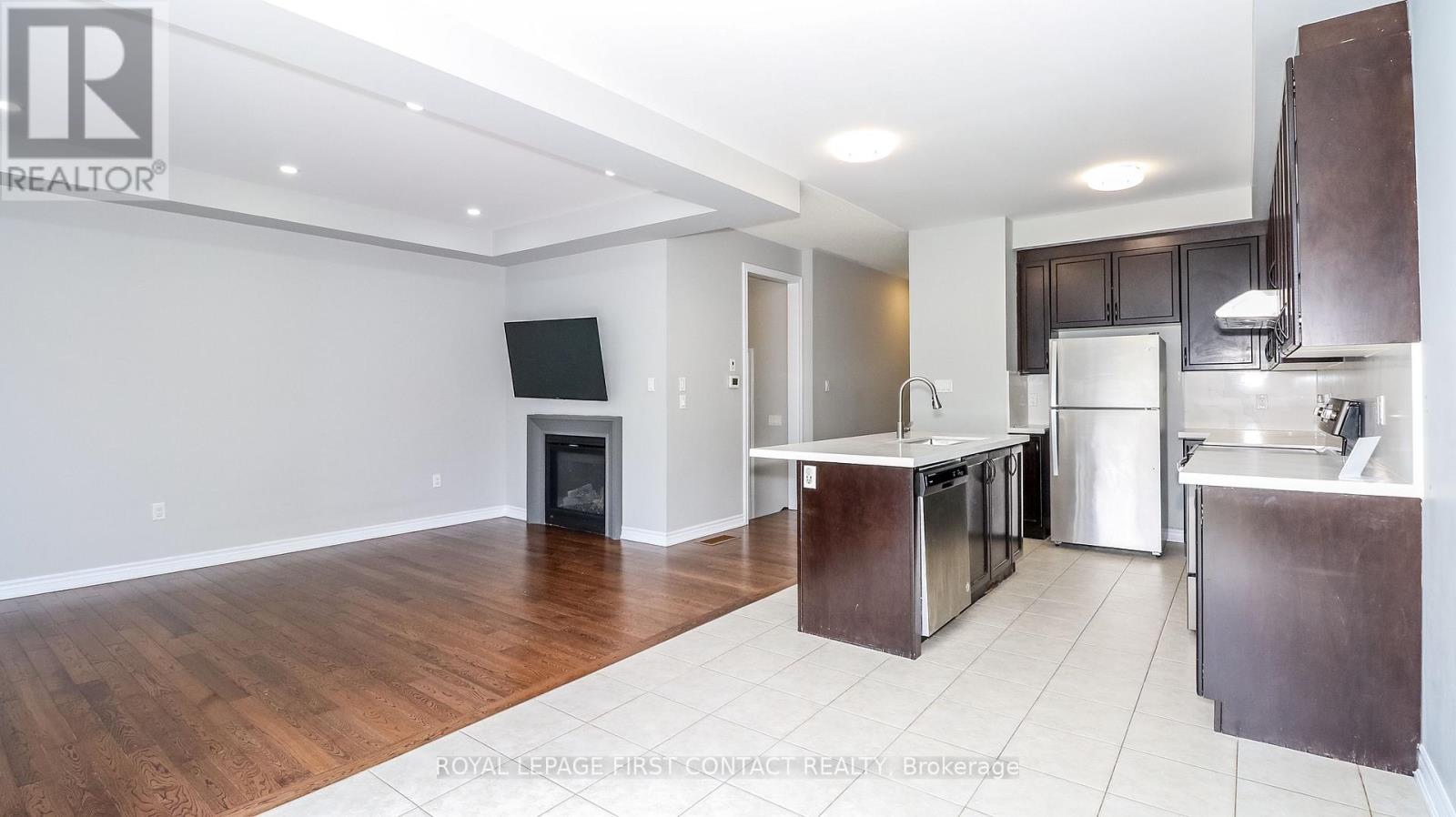 Photo 22 of 53 Mondial Crescent, East Gwillimbury ON