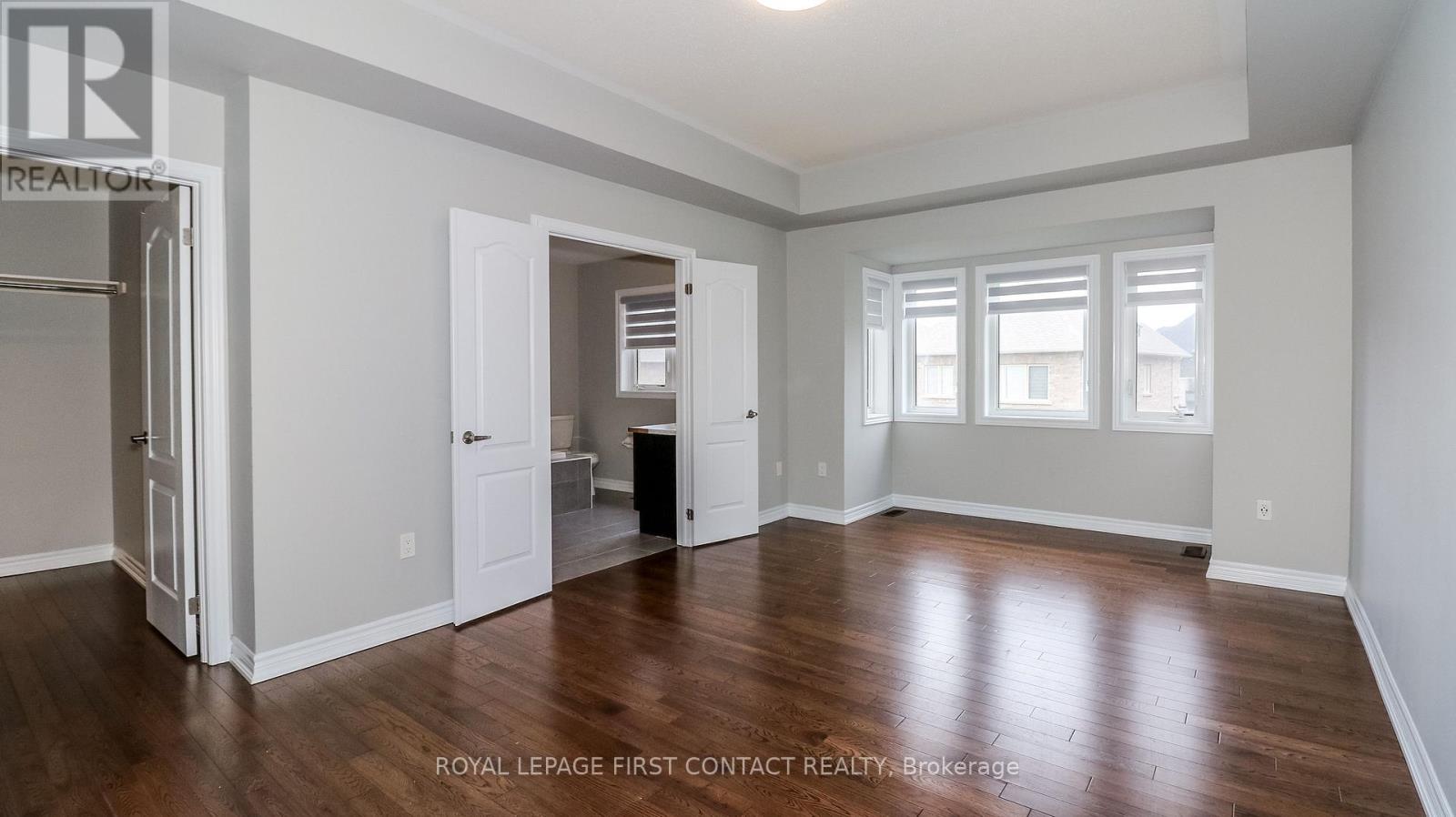 Photo 17 of 53 Mondial Crescent, East Gwillimbury ON