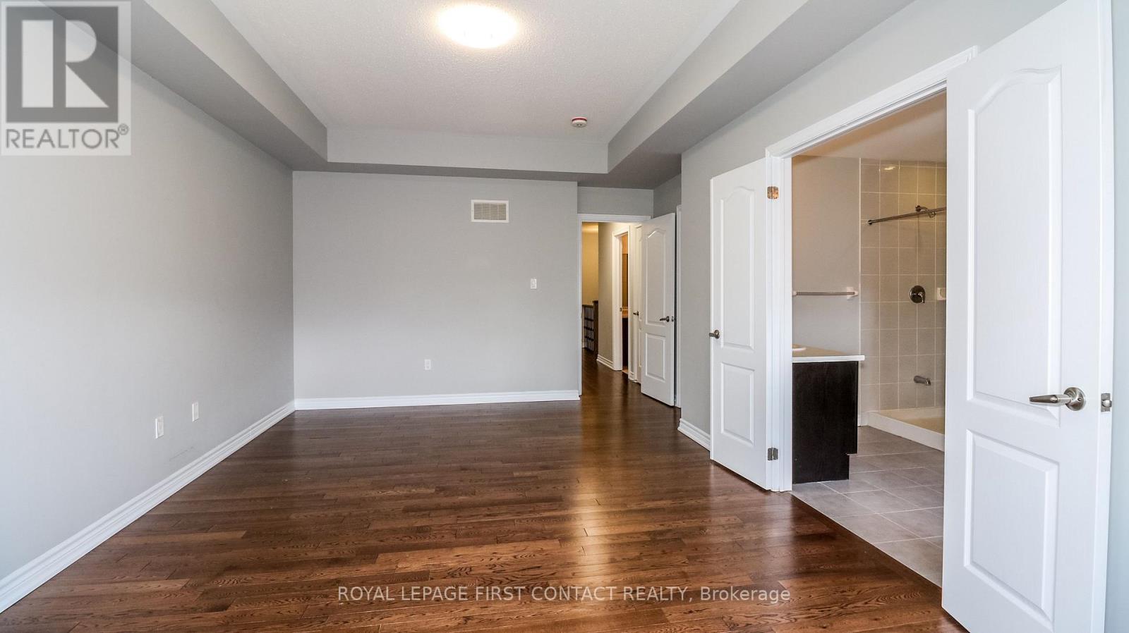 Photo 26 of 53 Mondial Crescent, East Gwillimbury ON