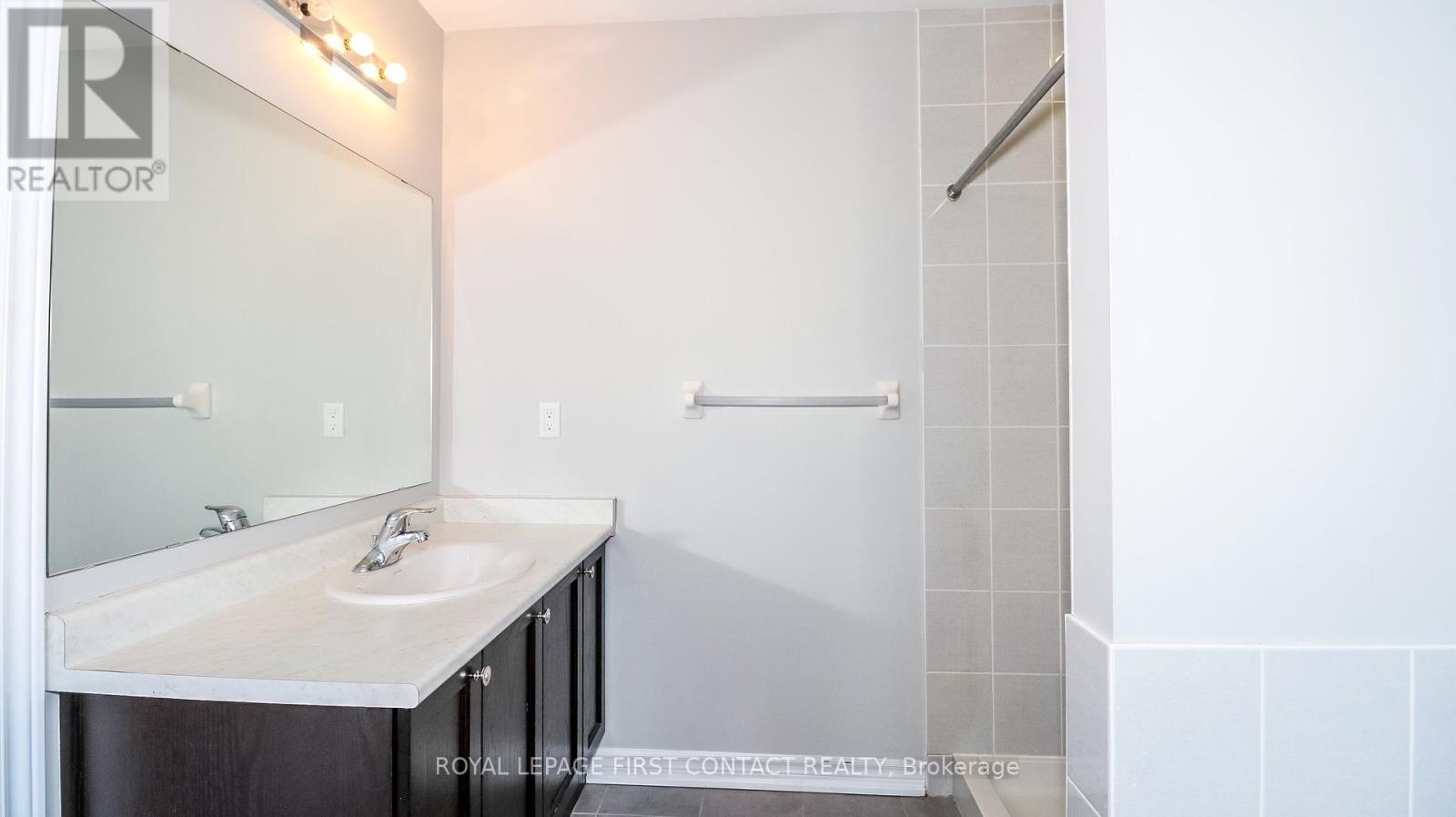 Photo 21 of 53 Mondial Crescent, East Gwillimbury ON