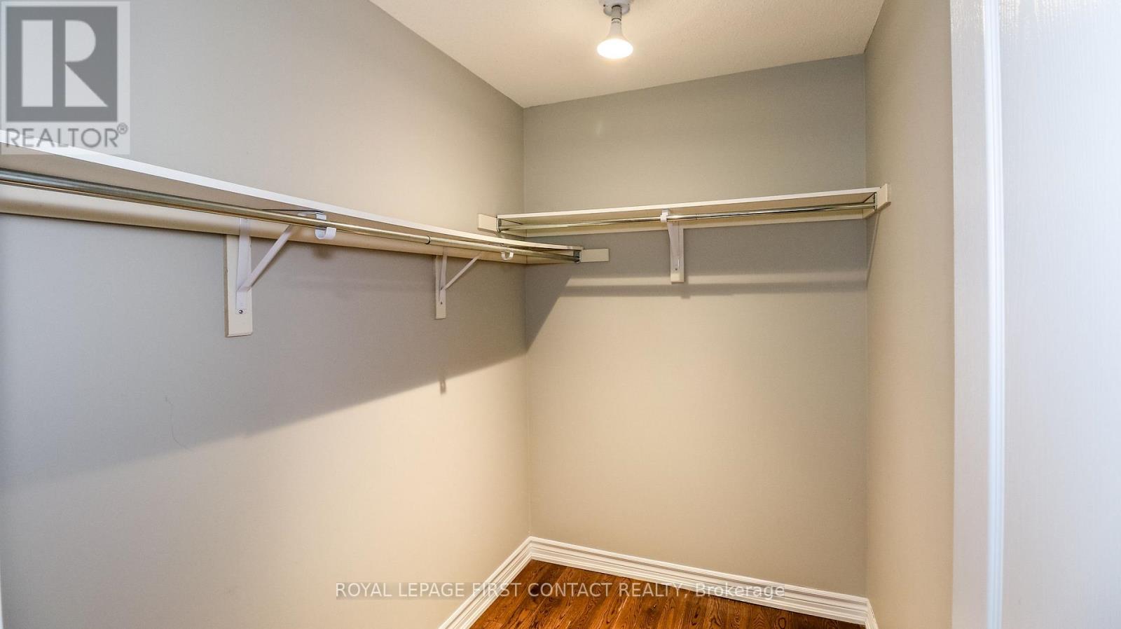 Photo 4 of 53 Mondial Crescent, East Gwillimbury ON