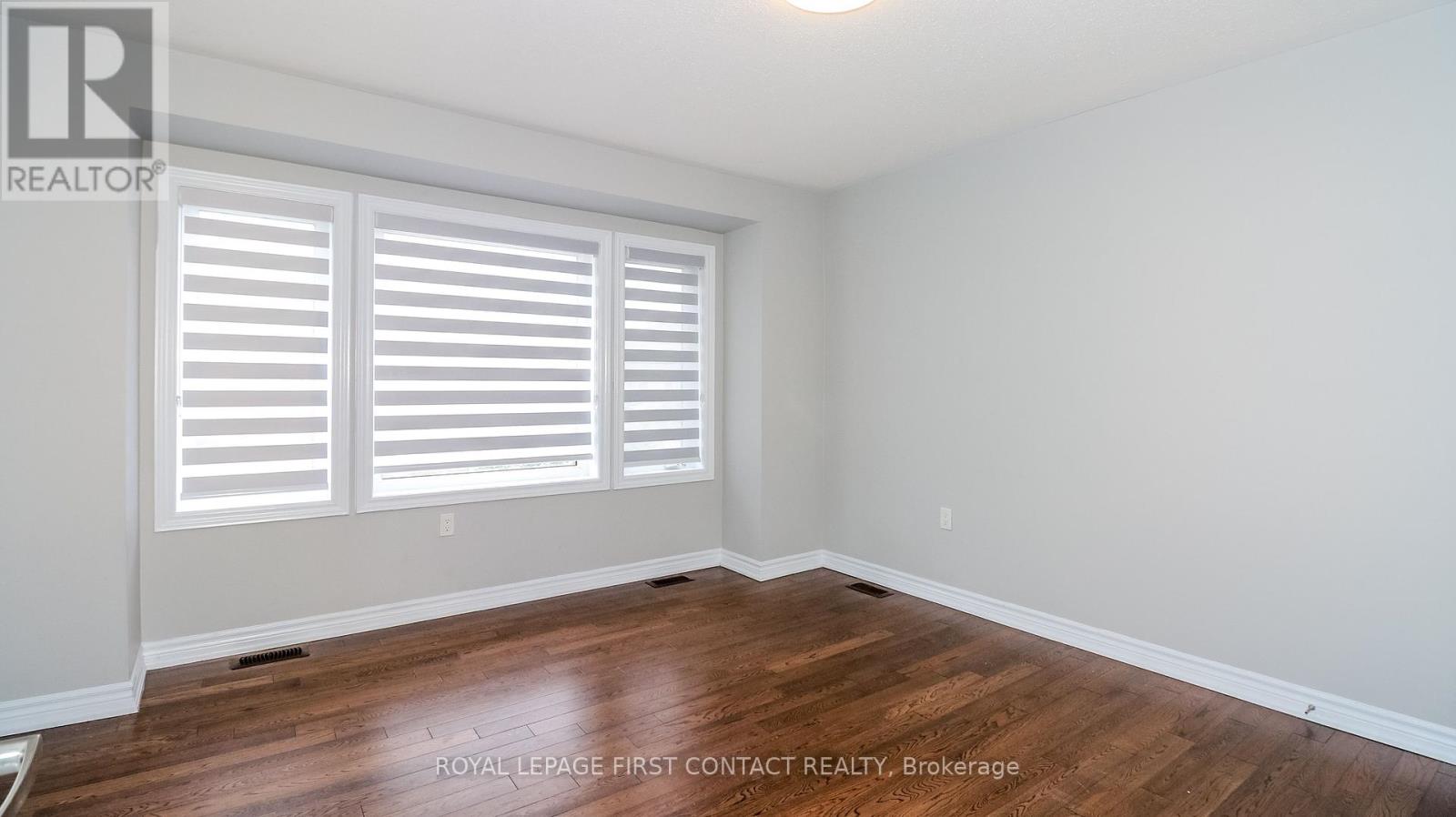 Photo 24 of 53 Mondial Crescent, East Gwillimbury ON