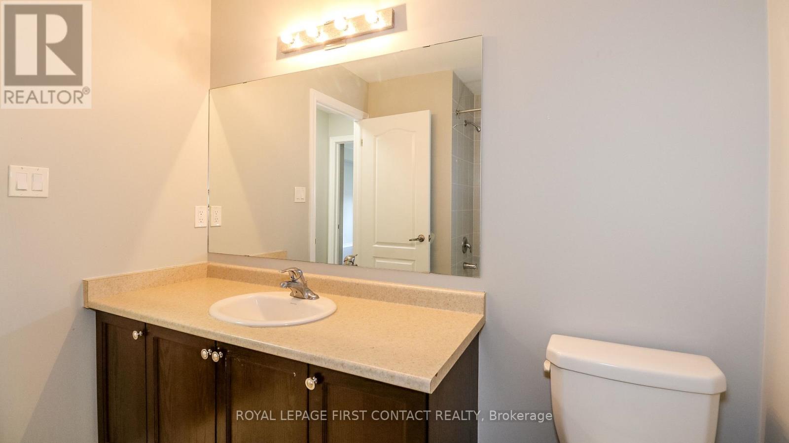Photo 20 of 53 Mondial Crescent, East Gwillimbury ON