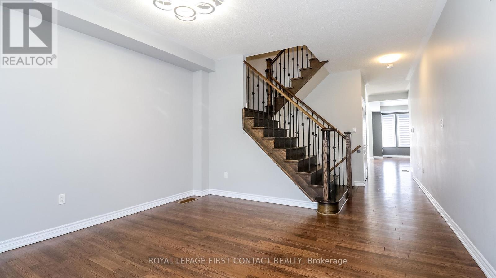 Photo 39 of 53 Mondial Crescent, East Gwillimbury ON
