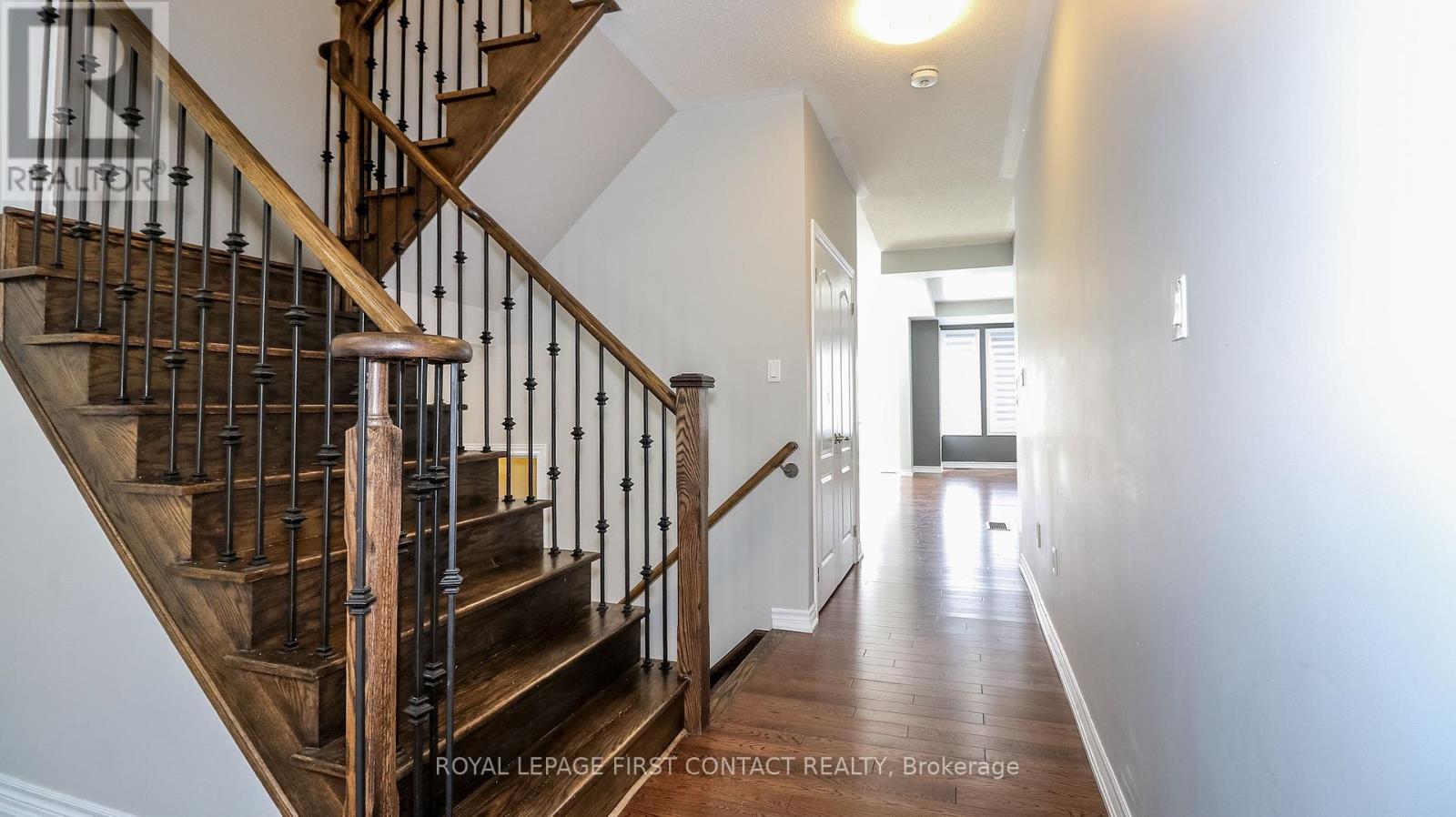 Photo 30 of 53 Mondial Crescent, East Gwillimbury ON