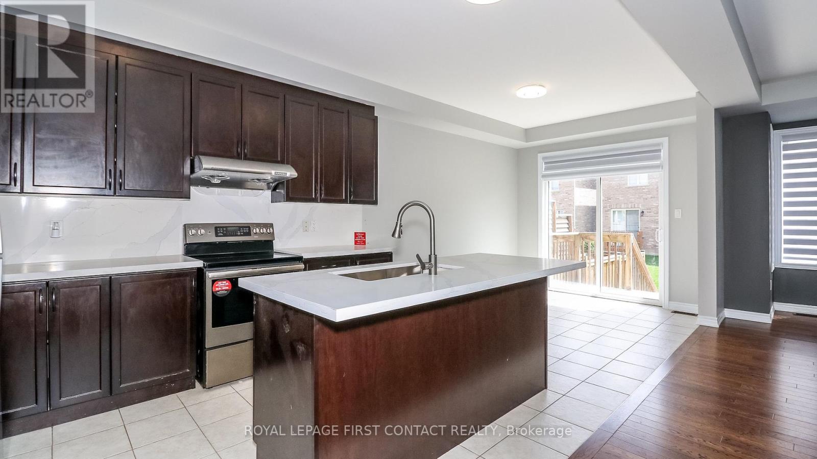 Photo 16 of 53 Mondial Crescent, East Gwillimbury ON