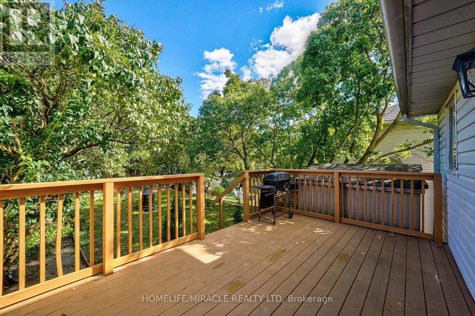 Photo 25 of 131 Poplar Drive, Cambridge ON