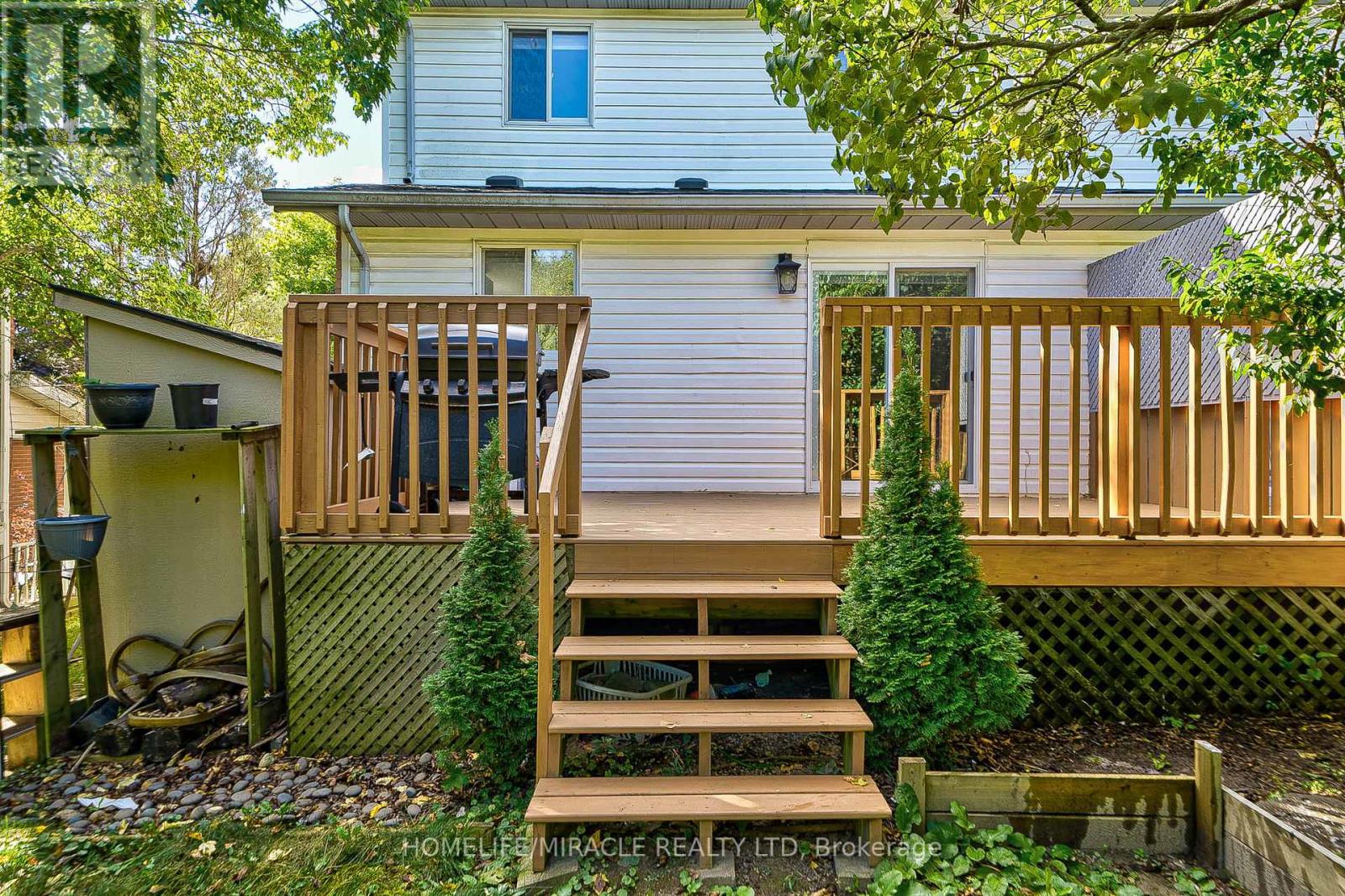 Photo 10 of 131 Poplar Drive, Cambridge ON