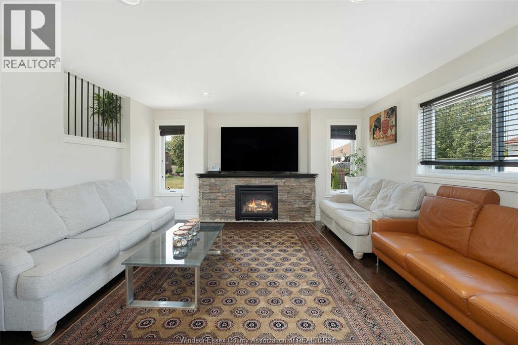 Photo 16 of 436 John Harvey Crescent, Windsor ON